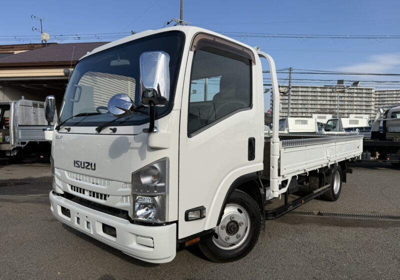 平成30年式 いすゞ エルフ 積載2トン ワイドロング 全低床 5速MT 乗車定員：3名 4JJ1エンジン 床板アピトン アオリ上アルミ縞板カバー メッキミラー 坂道発進補助装置 ETC 1ナンバー 荷寸424-208-38  ★お問合せ番号：3801★★