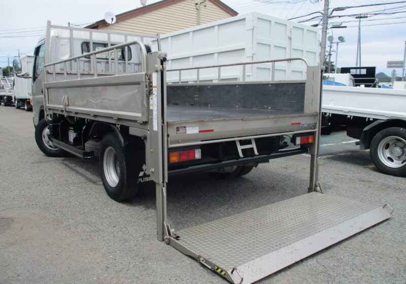 令和1年式　三菱/キャンター　積載3トン　セミワイドロング　極東製/垂直パワーゲート/形式：V602B-1MKT2　最大昇降600kg　高床/6速AT　荷寸347－208－38　パワーゲート面：縦74（87）-横192 アオリ開閉補助装置 床フック左右2箇所 床板鉄板 ★お問い合わせ番号：0676★