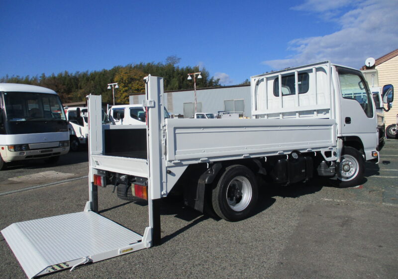 平成26年　マツダ タイタン　積載2トン　 新明和製/垂直パワーゲート/昇降800kg　高床/5速AT　荷寸306/161(間口149)/38 ・PG面158-87(101)PG　地上高：78cm　・前輪タイヤサイズ：195/75R15・後輪タイヤサイズ：175R14LT　★お問い合わせ番号：3970★