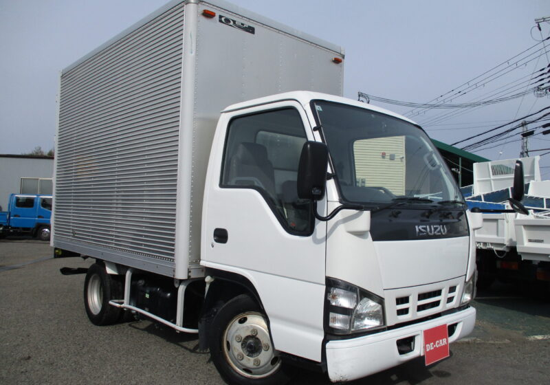 平成17年式　いすゞ　エルフ　積載2トン　背高！アルミバン　全低床　5速MT　荷寸310-178-211(間口：幅178-高さ206)　ETC　ドライブレコーダー　ラッシングレール左右1段ずつ　日本フルハーフ製　型式：DLK　リア観音扉　坂道発進補助装置　★お問い合わせ番号：4873★