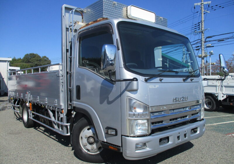 平成20年式　いすゞ/エルフ　積載2トン　カスタム/ワイドロング　高床/6速MT　荷寸430/203/57(欄干まで73)　床板鉄板　両電格ミラー　ETC　欄干　荷台塗装  ミラーヒーター　坂道発進補助装置　メッキパーツ　アオリ開閉補助装置(ラクラク君)　アイドリングストップ　梯子　★お問い合わせ番号：3964★☆