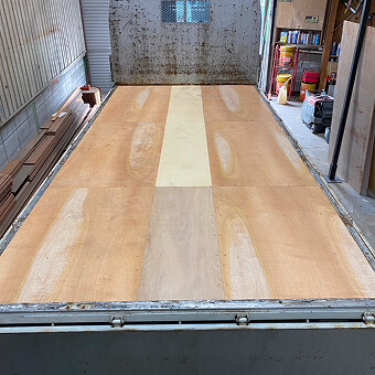 床板張り替え