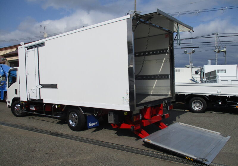 平成30年式　いすゞ/エルフ　積載2トン　－5度設定/冷蔵冷凍車/東プレ製　★30分で1度まで確認済み！　パワーゲート/昇降1000ｋｇ　高床/6速MT　サイドドア/ラッシングレール2段/床板ステン/バックカメラ/ＥＴＣ/メッキミラー・メッキホイール/左電格ミラー　パワーゲート面：縦145-横204　荷寸533-206-193　★お問い合わせ番号：5204★　