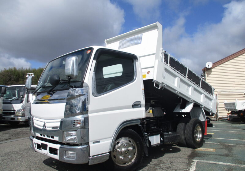 令和元年（令和１年）　三菱/キャンター　積載3トン　新明和製/ダンプ　全低床/5速MT　荷寸305-159-37　地上高：78ｃｍ　全タイヤサイズ：205/75Ｒ16　★お問い合わせ番号：0141★