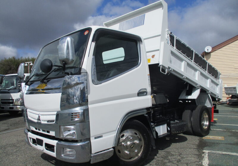 令和元年（令和１年）　三菱/キャンター　積載3トン　新明和製/ダンプ　全低床/5速MT　荷寸305-159-37　コボレーン/ピン加工2箇所/ETC/メッキホイール/左電格ミラー　地上高：78ｃｍ　全タイヤサイズ：205/75Ｒ16　★お問い合わせ番号：0141★