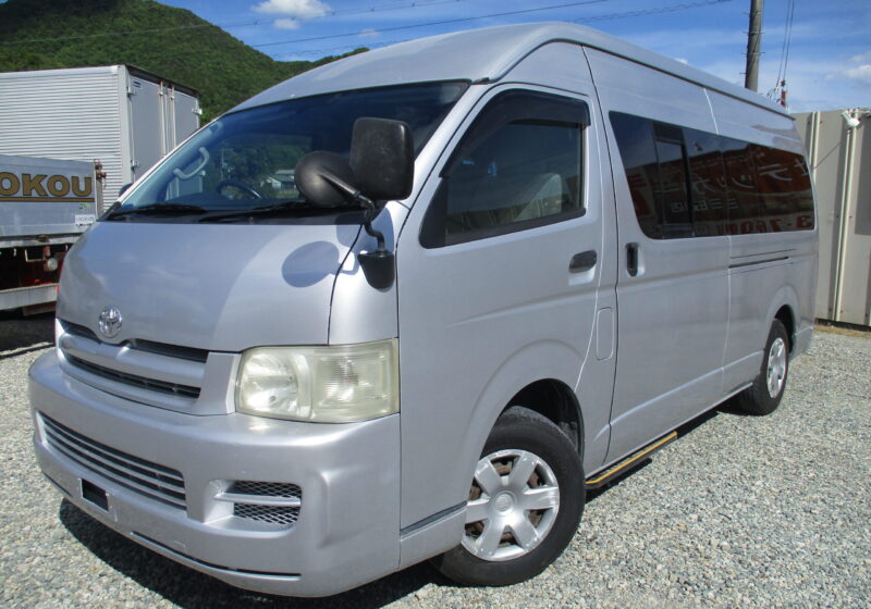 平成17年式　トヨタ/ハイエース　コミューター　15人乗り　GLターボ　４速AT　スライド連動ステップ（オートステップ）　スーパーロング/ハイルーフ　外寸：538-188-228　★お問い合わせ番号：2477★