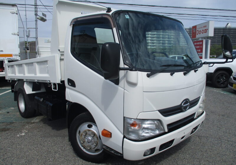 平成26年式　日野　デュトロ　積載3トン　ダンプ　全低床　5速MT　極東製　荷寸304-159-36　4ナンバー　ETC　荷台塗装　坂道発進補助装置　左電格ミラー　ロープフック　★お問い合わせ番号：6516★