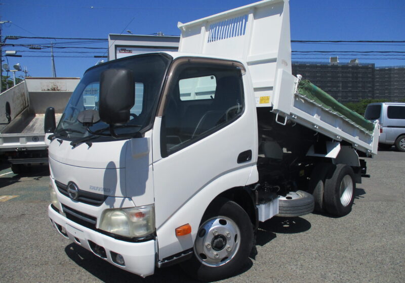 平成24年式　日野/デュトロ　積載３トン　極東製/ダンプ　全低床/5速ＭＴ　４ナンバー　コボレーン/ピン加工２カ所/坂道発進補助装置/ＥＴＣ/左電格ミラー　★お問い合わせ番号：1800★