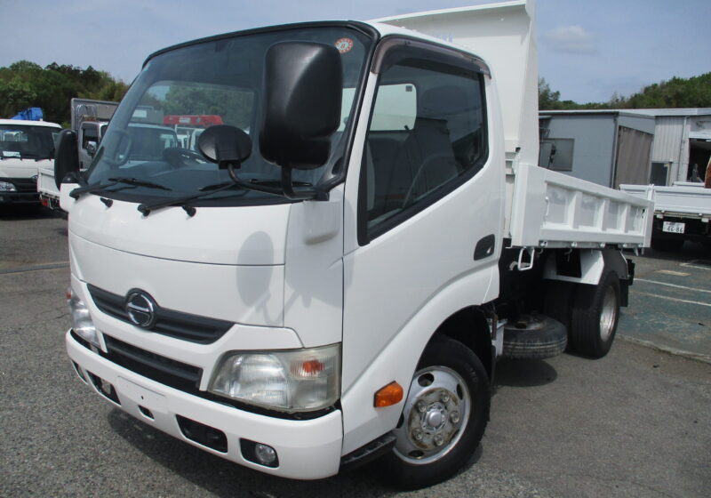 平成26年式　日野　デュトロ　積載3トン　ダンプ　全低床　5速MT　極東製　荷寸304-159-36　4ナンバー　ETC　荷台塗装　坂道発進補助装置　左電格ミラー　ロープフック　★お問い合わせ番号：6516★