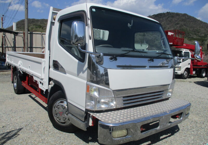 平成17年式　三菱　キャンター　積載2トン　ワイドロング　全低床　6速MT　荷寸434-199-37　ETC　床板鉄板　鳥居鉄板　メッキパーツ　国産エンジン　4M50　ロープ穴左右3対/後2ヵ所　左電格ミラー　荷台塗装　★お問い合わせ番号：0680