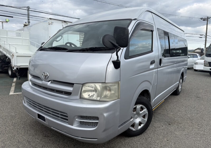 平成17年式　トヨタ/ハイエース　コミューター　15人乗り　GLターボ　４速AT　スライド連動ステップ（オートステップ）　スーパーロング/ハイルーフ　外寸：538-188-228　★お問い合わせ番号：2477★