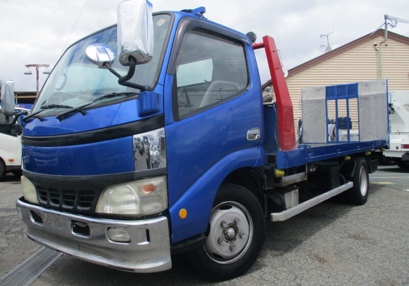 平成15年式　日野　デュトロ　積載2.95トン　積載車　全低床　AT　荷寸491(全長619cm)-186　電動ウインチ　ラジコン　セーフティーローダー　ETC　バックカメラ　左電格ミラー　ナビ　ワンセグ　ターボ無し　★お問い合わせ番号：3137★