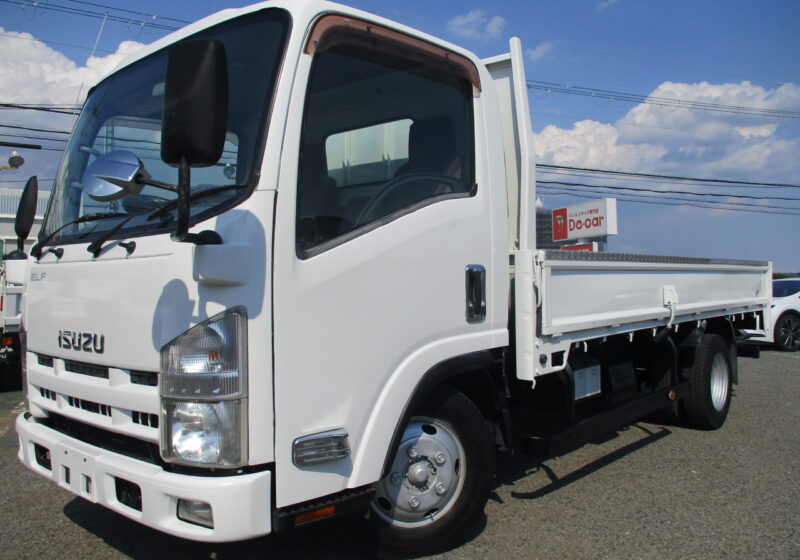 平成26年式　いすゞ　エルフ　積載2トン　標準ロング　高床　6速MT　荷寸435-179-38　床鉄板　鳥居アルミ縞板　ETC　アオリ上アルミ縞板カバー　150馬力　ABS ASR　左電格ミラー　坂道発進補助装置　☆車検令和9年6月1日迄有り☆　★お問い合わせ番号：4900★
