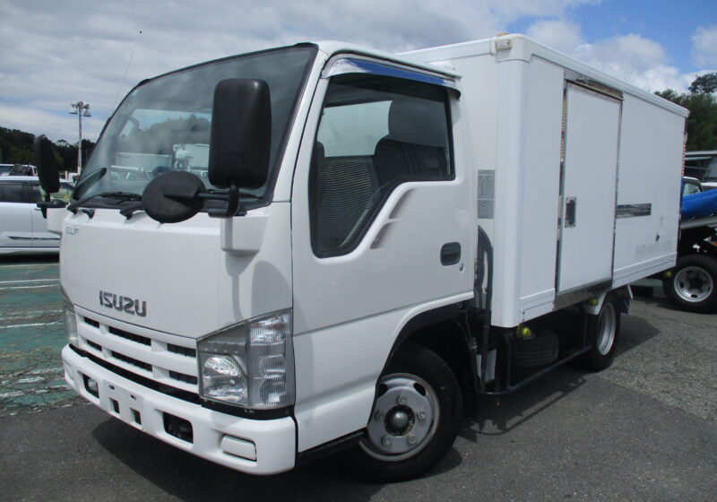 平成20年式　いすゞ/エルフ　積載2トン　東プレ(株）製/-5度設定/中温　冷蔵冷凍車　5速ＡＴ/全低床　★20分で25度から8度まで確認済み★　サイドドア/バックカメラ/ラッシングレール1段　荷寸：333-173-125(ｃｍ)　荷寸（間口）：339-175-129(ｃｍ)　★お問い合わせ番号：8567★