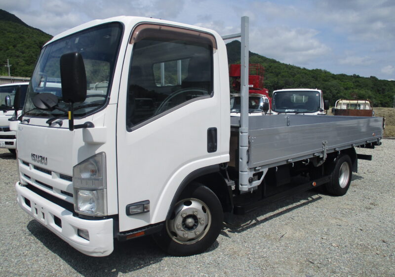 平成24年式　いすゞ　エルフ　積載3トン　ワイドロング　全低床　6速AT　荷寸434-206-38　アルミブロック　鳥居フック　床フック左右5ヶ所ずつ　バックカメラ　左電格ミラー　ドライブレコーダー　アオリ開閉補助装置　アイドリングストップ　坂道発進補助装置　★お問い合わせ番号：4426★