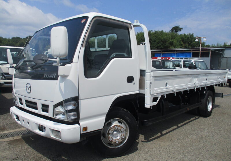 平成18年式　マツダ　タイタン　積載4トン　増トン！　ワイド超ロング　高床　6速MT　荷寸499-207-38　ロープ穴左右4ヶ所ずつ　鳥居鉄板　ロープフック　坂道発進補助装置　左電格ミラー　ABS　ASR　4HL1エンジン/ターボ有り　160馬力　両側オーバーヘッドコンソール　地上高102cm　★お問い合わせ番号：2470★