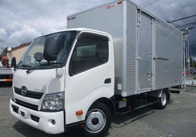 平成30年式 日野 デュトロ　積載2トン ワイドロング アルミバン サイドドア　荷寸448/207/217　全低床 5速MT　北村製作所製　ラッシングレール左右2段 リア観音扉 ETC バックカメラ 坂道発進補助装置　左電格ミラー　☆車検令和9年2月8日迄有り☆★お問い合わせ番号：3337★