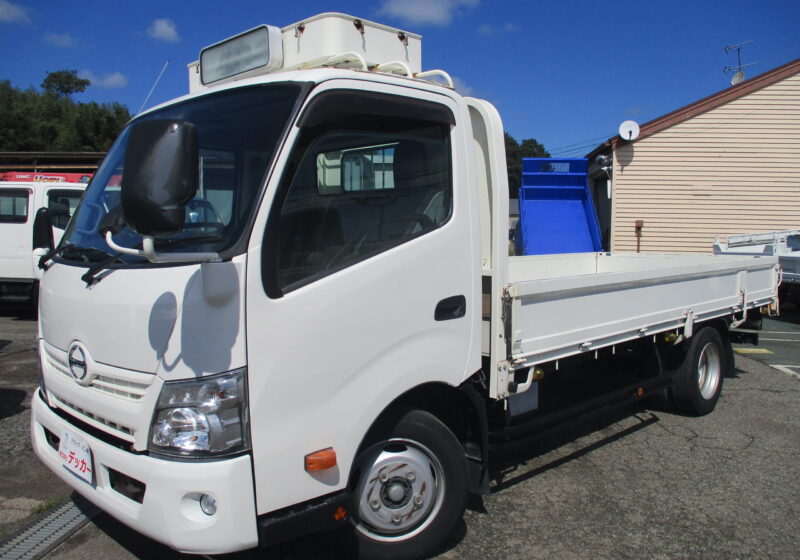 平成28年式　日野　デュトロ　積載2トン　ワイドロング　全低床　6速MT　荷寸431-188-37　床鉄板　鳥居鉄板　アオリ内側鉄板　アオリ開閉補助装置　床フック左右3ヵ所ずつ　ETC　TRC　アイドリングストップ　★お問い合わせ番号：9688★