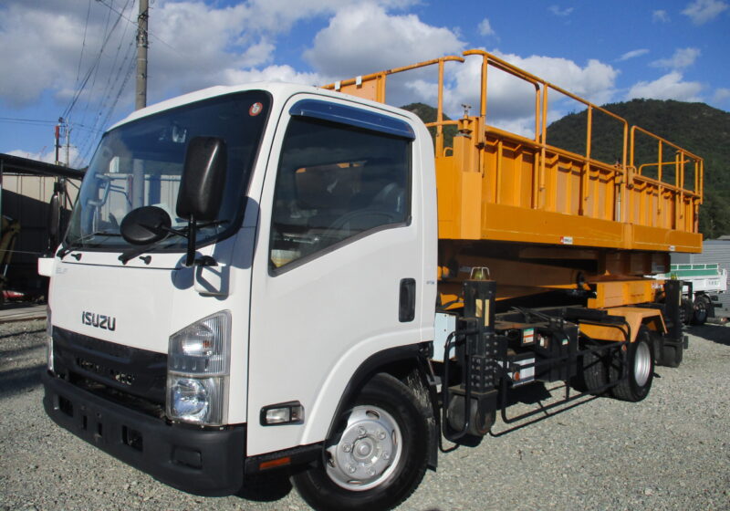 平成27年式　いすゞ/エルフ　作業時最大積載1.25トン　(株)ワイケー製　5M移動式トンネル点検車！/垂直昇降型高所作業車/運搬兼用　6速AT車　最大業床：5M　YX50TG（タワーステージ）　ローラージャッキ/可倒式階段ステップ/床フック/坂道発進補助装置　★お問い合わせ番号：9284★　